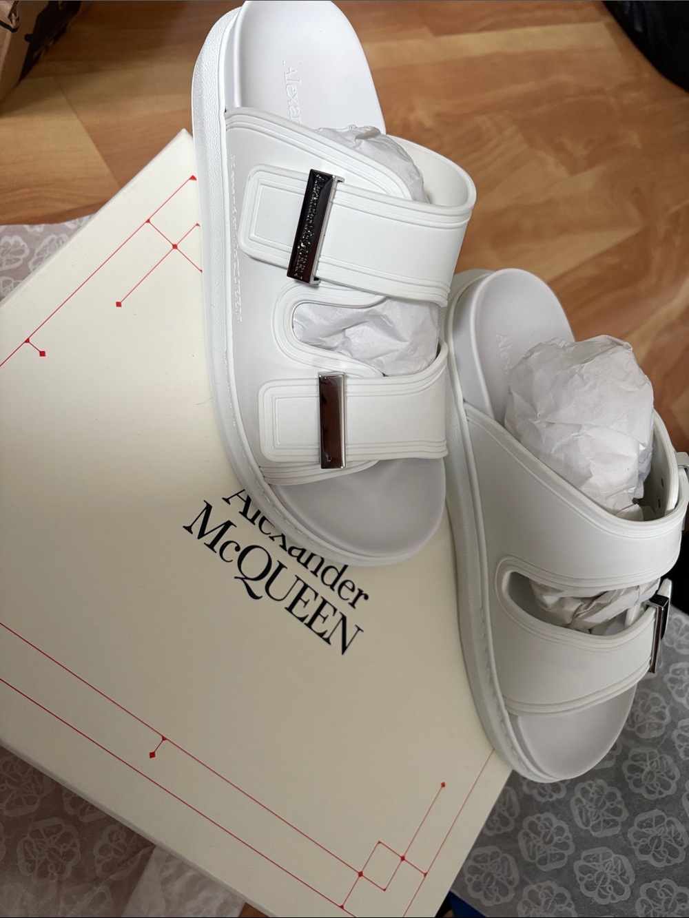 BRAND NEW Women’s size 38 Alexander McQueen Rubber Slides